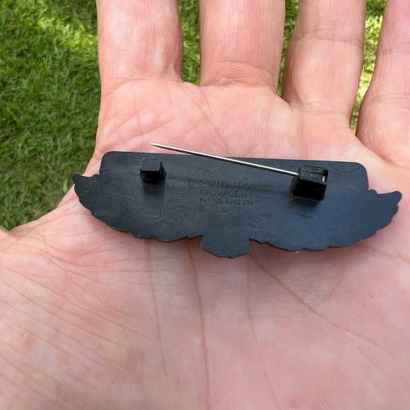 Vintage 1970s TWA Airlines Junior Crew Member Wings Pin Made by Stoffel Seals - Picture 10 of 15